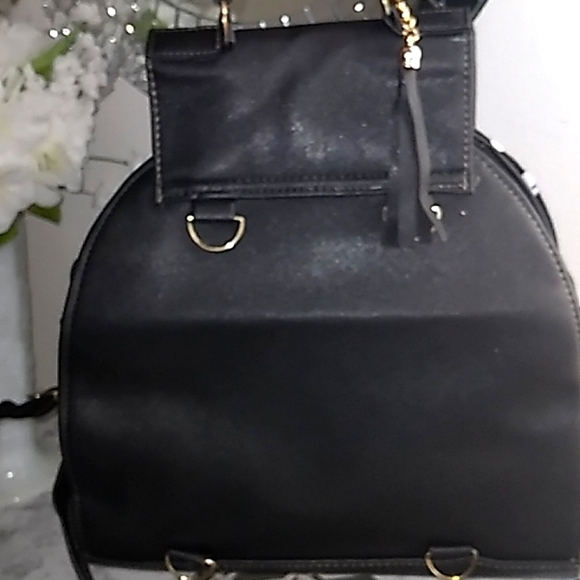 Pretty backpack set🤍🖤🎒 - Picture 10 of 15